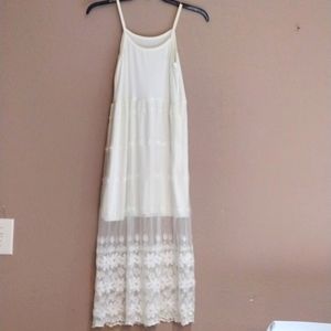Slip EXTENDER XS NO TAGS WINTER WHITE COLOR LACE DETAIL NWOT